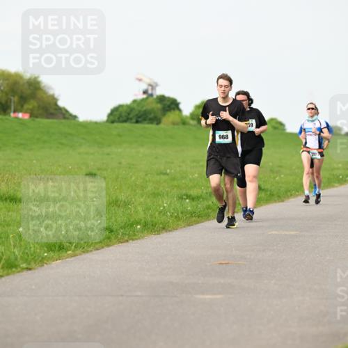 10.05.2026 - 8. Wedeler Halbmarathon Dr. Thomas Lammeyer http://msf.ph/oto/9697629 10.05.2026 11:29:59 Laufen 968 meine-sportfotos.de