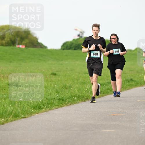 10.05.2026 - 8. Wedeler Halbmarathon Dr. Thomas Lammeyer http://msf.ph/oto/9697635 10.05.2026 11:30:00 Laufen 968, 759, 2017 meine-sportfotos.de