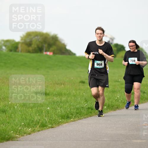 10.05.2026 - 8. Wedeler Halbmarathon Dr. Thomas Lammeyer http://msf.ph/oto/9697641 10.05.2026 11:30:01 Laufen 968, 759, 201, 1544 meine-sportfotos.de