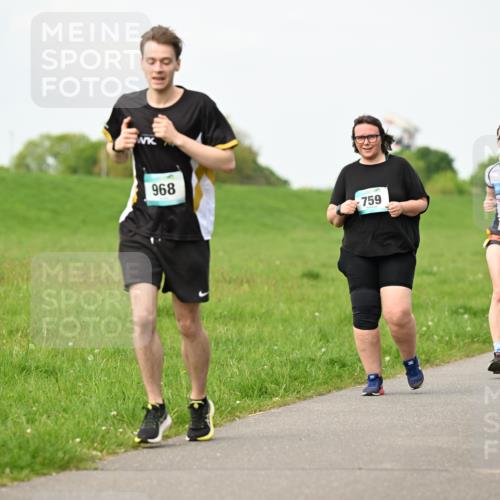 10.05.2026 - 8. Wedeler Halbmarathon Dr. Thomas Lammeyer http://msf.ph/oto/9697648 10.05.2026 11:30:02 Laufen 968, 759, 2017 meine-sportfotos.de