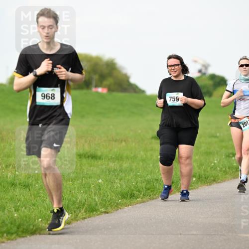 10.05.2026 - 8. Wedeler Halbmarathon Dr. Thomas Lammeyer http://msf.ph/oto/9697652 10.05.2026 11:30:03 Laufen 968, 759, 2017, 844 meine-sportfotos.de