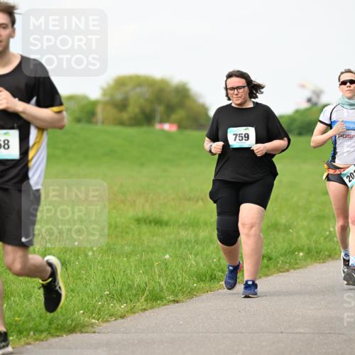 10.05.2026 - 8. Wedeler Halbmarathon Dr. Thomas Lammeyer http://msf.ph/oto/9697654 10.05.2026 11:30:03 Laufen 968, 759, 2012, 844 meine-sportfotos.de