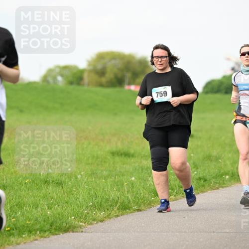 10.05.2026 - 8. Wedeler Halbmarathon Dr. Thomas Lammeyer http://msf.ph/oto/9697657 10.05.2026 11:30:04 Laufen 968, 759, 2017 meine-sportfotos.de