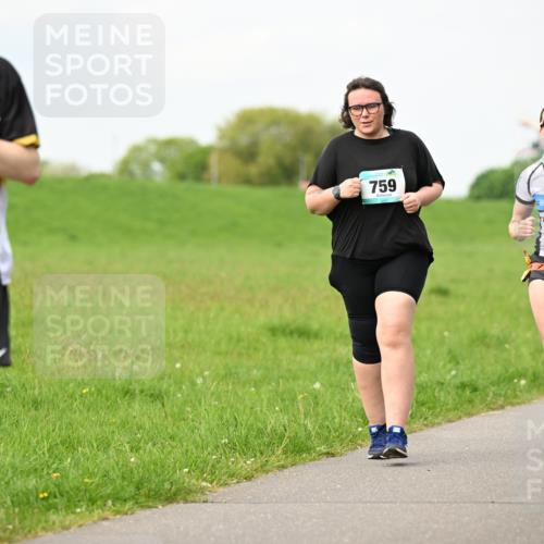 10.05.2026 - 8. Wedeler Halbmarathon Dr. Thomas Lammeyer http://msf.ph/oto/9697658 10.05.2026 11:30:04 Laufen 968, 759, 844 meine-sportfotos.de