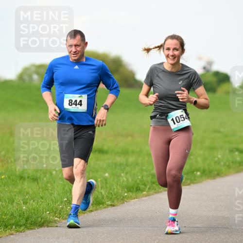 10.05.2026 - 8. Wedeler Halbmarathon Dr. Thomas Lammeyer http://msf.ph/oto/9697670 10.05.2026 11:30:08 Laufen 844, 1054 meine-sportfotos.de