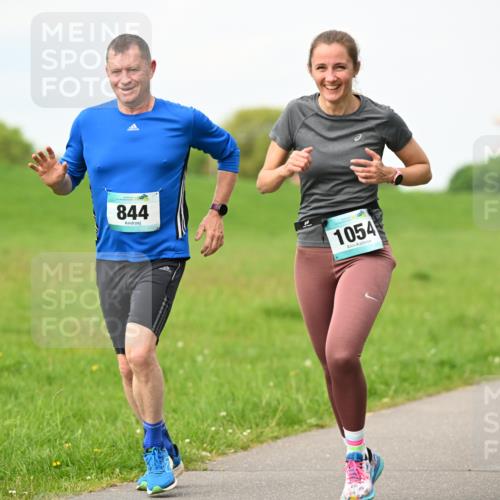 10.05.2026 - 8. Wedeler Halbmarathon Dr. Thomas Lammeyer http://msf.ph/oto/9697675 10.05.2026 11:30:08 Laufen 844, 1054 meine-sportfotos.de