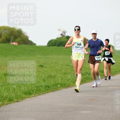 10.05.2026 - 8. Wedeler Halbmarathon Dr. Thomas Lammeyer http://msf.ph/oto/9697679 10.05.2026 11:30:10 Laufen 768, 582, 340 meine-sportfotos.de
