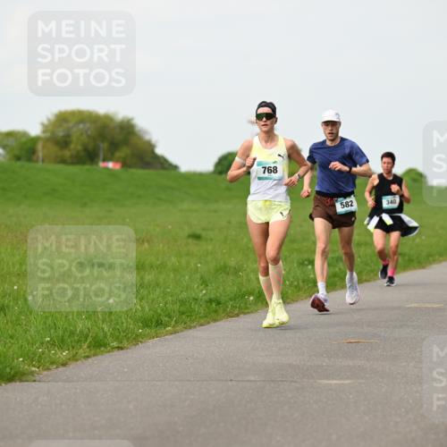 10.05.2026 - 8. Wedeler Halbmarathon Dr. Thomas Lammeyer http://msf.ph/oto/9697683 10.05.2026 11:30:11 Laufen 768, 582, 340 meine-sportfotos.de