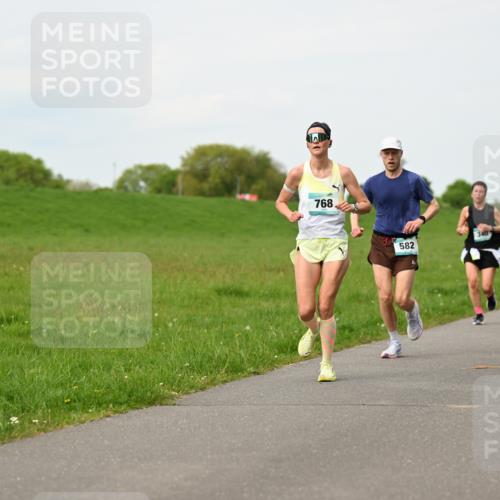 10.05.2026 - 8. Wedeler Halbmarathon Dr. Thomas Lammeyer http://msf.ph/oto/9697690 10.05.2026 11:30:12 Laufen 768, 582, 340 meine-sportfotos.de