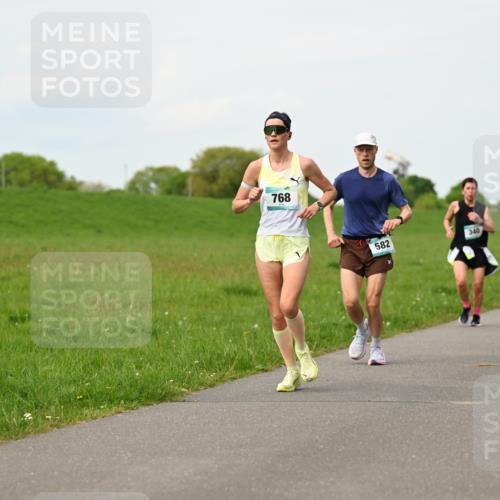10.05.2026 - 8. Wedeler Halbmarathon Dr. Thomas Lammeyer http://msf.ph/oto/9697693 10.05.2026 11:30:12 Laufen 768, 582, 340 meine-sportfotos.de