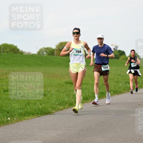 10.05.2026 - 8. Wedeler Halbmarathon Dr. Thomas Lammeyer http://msf.ph/oto/9697694 10.05.2026 11:30:12 Laufen 768, 582, 340 meine-sportfotos.de