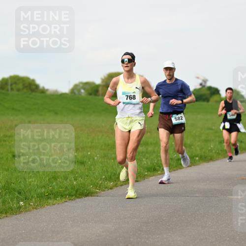 10.05.2026 - 8. Wedeler Halbmarathon Dr. Thomas Lammeyer http://msf.ph/oto/9697695 10.05.2026 11:30:13 Laufen 768, 582, 340 meine-sportfotos.de