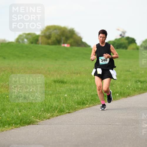 10.05.2026 - 8. Wedeler Halbmarathon Dr. Thomas Lammeyer http://msf.ph/oto/9697702 10.05.2026 11:30:15 Laufen 582, 340, 2175 meine-sportfotos.de