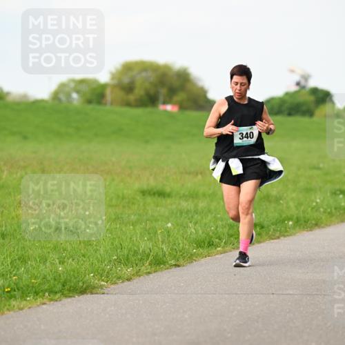 10.05.2026 - 8. Wedeler Halbmarathon Dr. Thomas Lammeyer http://msf.ph/oto/9697704 10.05.2026 11:30:15 Laufen 340, 2175 meine-sportfotos.de