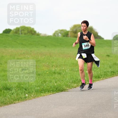 10.05.2026 - 8. Wedeler Halbmarathon Dr. Thomas Lammeyer http://msf.ph/oto/9697710 10.05.2026 11:30:16 Laufen 340 meine-sportfotos.de