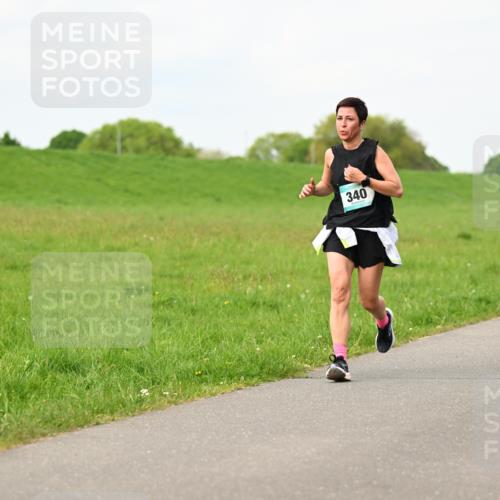 10.05.2026 - 8. Wedeler Halbmarathon Dr. Thomas Lammeyer http://msf.ph/oto/9697711 10.05.2026 11:30:16 Laufen 340 meine-sportfotos.de