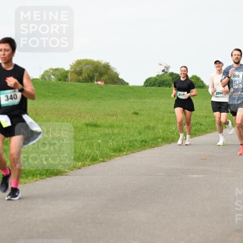 10.05.2026 - 8. Wedeler Halbmarathon Dr. Thomas Lammeyer http://msf.ph/oto/9697716 10.05.2026 11:30:17 Laufen 340, 217, 205, 360 meine-sportfotos.de