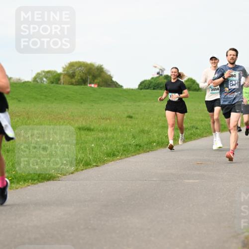 10.05.2026 - 8. Wedeler Halbmarathon Dr. Thomas Lammeyer http://msf.ph/oto/9697717 10.05.2026 11:30:17 Laufen 340, 2058, 360 meine-sportfotos.de