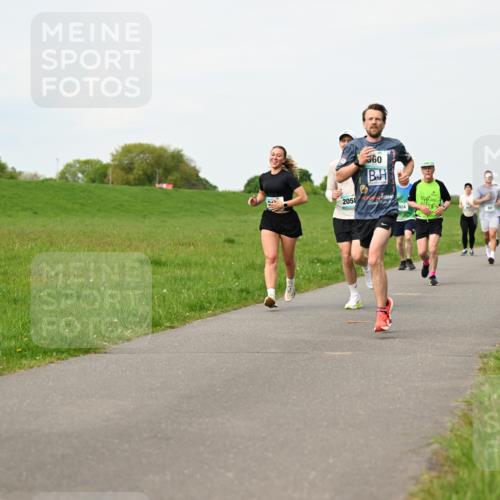 10.05.2026 - 8. Wedeler Halbmarathon Dr. Thomas Lammeyer http://msf.ph/oto/9697720 10.05.2026 11:30:18 Laufen 2058, 924 meine-sportfotos.de