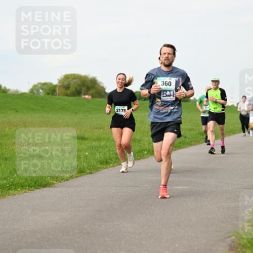 10.05.2026 - 8. Wedeler Halbmarathon Dr. Thomas Lammeyer http://msf.ph/oto/9697725 10.05.2026 11:30:19 Laufen 2175, 360 meine-sportfotos.de