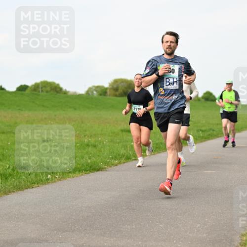 10.05.2026 - 8. Wedeler Halbmarathon Dr. Thomas Lammeyer http://msf.ph/oto/9697730 10.05.2026 11:30:19 Laufen 2175 meine-sportfotos.de