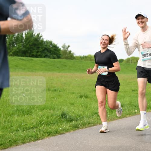 10.05.2026 - 8. Wedeler Halbmarathon Dr. Thomas Lammeyer http://msf.ph/oto/9697743 10.05.2026 11:30:21 Laufen 2058 meine-sportfotos.de