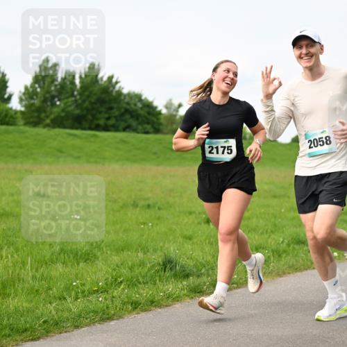 10.05.2026 - 8. Wedeler Halbmarathon Dr. Thomas Lammeyer http://msf.ph/oto/9697747 10.05.2026 11:30:22 Laufen 2175, 2058 meine-sportfotos.de