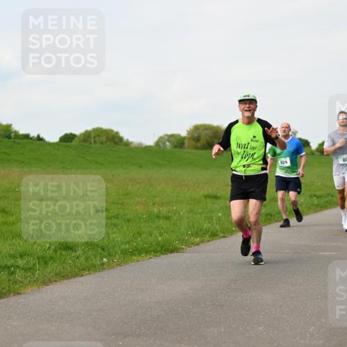 10.05.2026 - 8. Wedeler Halbmarathon Dr. Thomas Lammeyer http://msf.ph/oto/9697749 10.05.2026 11:30:23 Laufen 924 meine-sportfotos.de