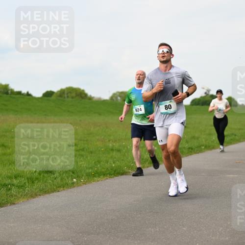 10.05.2026 - 8. Wedeler Halbmarathon Dr. Thomas Lammeyer http://msf.ph/oto/9697762 10.05.2026 11:30:25 Laufen 924 meine-sportfotos.de