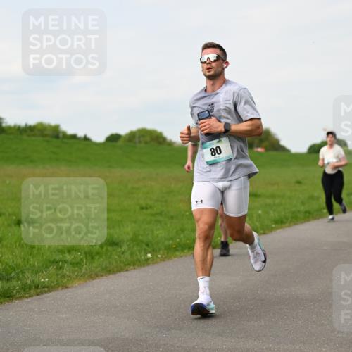 10.05.2026 - 8. Wedeler Halbmarathon Dr. Thomas Lammeyer http://msf.ph/oto/9697764 10.05.2026 11:30:26 Laufen  meine-sportfotos.de