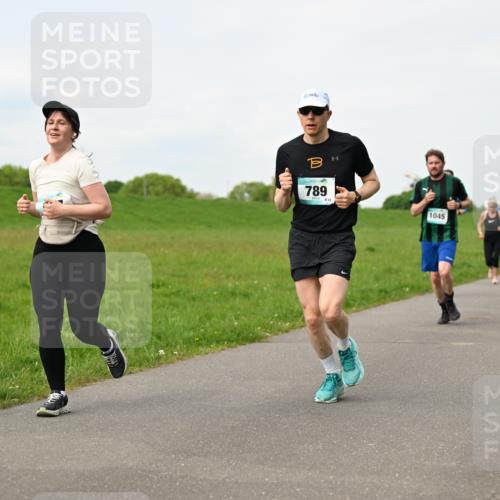 10.05.2026 - 8. Wedeler Halbmarathon Dr. Thomas Lammeyer http://msf.ph/oto/9697785 10.05.2026 11:30:30 Laufen 789, 1045 meine-sportfotos.de