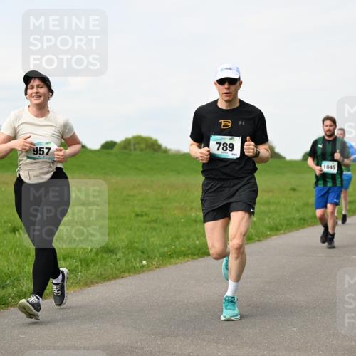 10.05.2026 - 8. Wedeler Halbmarathon Dr. Thomas Lammeyer http://msf.ph/oto/9697787 10.05.2026 11:30:30 Laufen 957, 789, 843, 1045 meine-sportfotos.de