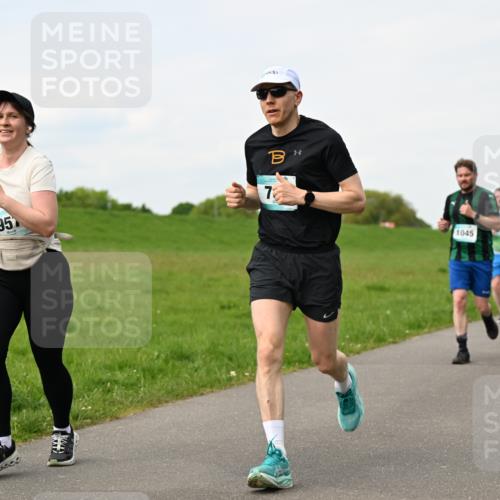 10.05.2026 - 8. Wedeler Halbmarathon Dr. Thomas Lammeyer http://msf.ph/oto/9697789 10.05.2026 11:30:30 Laufen 1045 meine-sportfotos.de