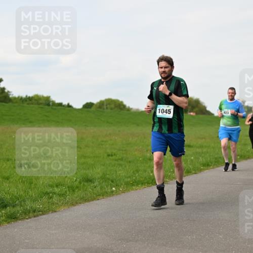 10.05.2026 - 8. Wedeler Halbmarathon Dr. Thomas Lammeyer http://msf.ph/oto/9697794 10.05.2026 11:30:31 Laufen 1045, 923 meine-sportfotos.de