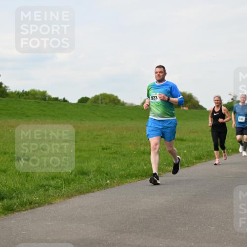 10.05.2026 - 8. Wedeler Halbmarathon Dr. Thomas Lammeyer http://msf.ph/oto/9697800 10.05.2026 11:30:33 Laufen 923, 543 meine-sportfotos.de