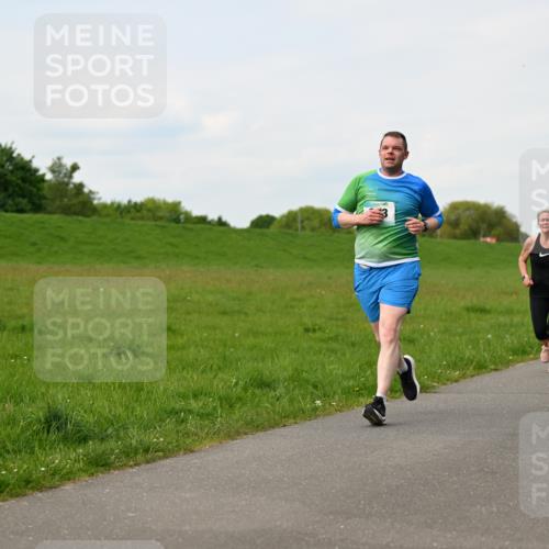 10.05.2026 - 8. Wedeler Halbmarathon Dr. Thomas Lammeyer http://msf.ph/oto/9697803 10.05.2026 11:30:34 Laufen 543 meine-sportfotos.de