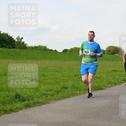 10.05.2026 - 8. Wedeler Halbmarathon Dr. Thomas Lammeyer http://msf.ph/oto/9697804 10.05.2026 11:30:34 Laufen 923, 543 meine-sportfotos.de