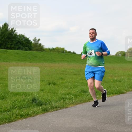 10.05.2026 - 8. Wedeler Halbmarathon Dr. Thomas Lammeyer http://msf.ph/oto/9697807 10.05.2026 11:30:34 Laufen 923, 543 meine-sportfotos.de