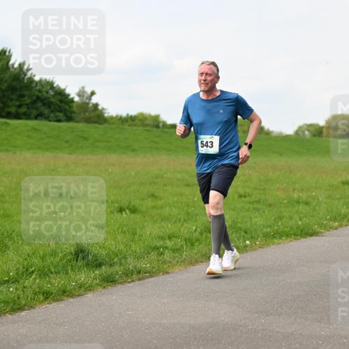 10.05.2026 - 8. Wedeler Halbmarathon Dr. Thomas Lammeyer http://msf.ph/oto/9697810 10.05.2026 11:30:38 Laufen 543 meine-sportfotos.de