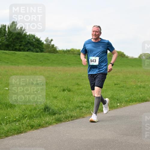 10.05.2026 - 8. Wedeler Halbmarathon Dr. Thomas Lammeyer http://msf.ph/oto/9697811 10.05.2026 11:30:38 Laufen 543 meine-sportfotos.de