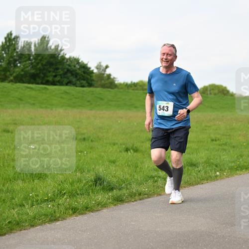10.05.2026 - 8. Wedeler Halbmarathon Dr. Thomas Lammeyer http://msf.ph/oto/9697812 10.05.2026 11:30:38 Laufen 543 meine-sportfotos.de