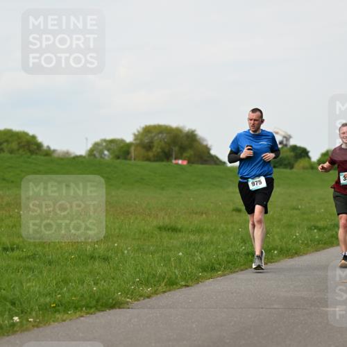 10.05.2026 - 8. Wedeler Halbmarathon Dr. Thomas Lammeyer http://msf.ph/oto/9697817 10.05.2026 11:30:40 Laufen 975, 540 meine-sportfotos.de