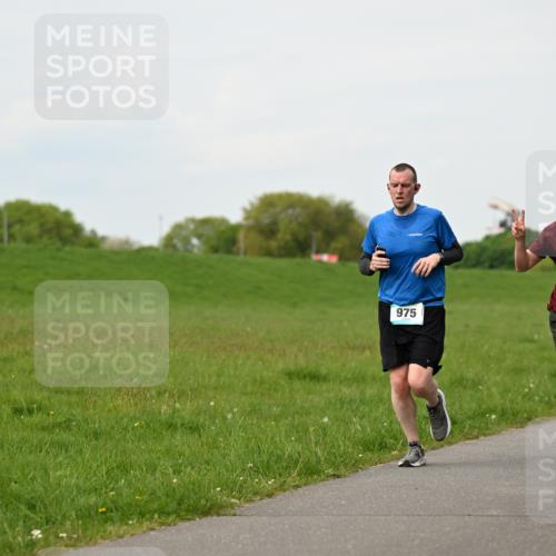 10.05.2026 - 8. Wedeler Halbmarathon Dr. Thomas Lammeyer http://msf.ph/oto/9697823 10.05.2026 11:30:41 Laufen 975, 540 meine-sportfotos.de