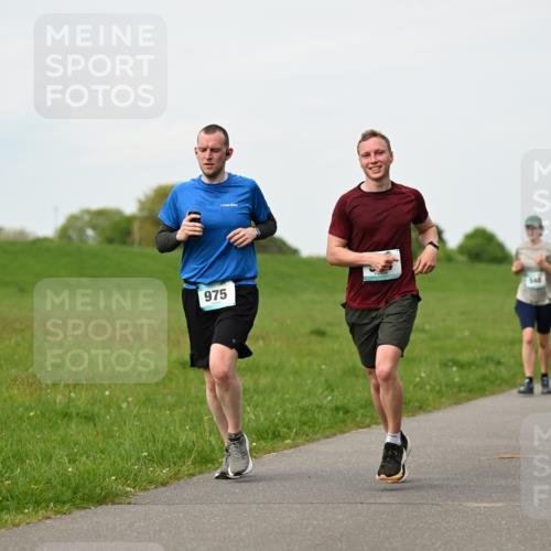 10.05.2026 - 8. Wedeler Halbmarathon Dr. Thomas Lammeyer http://msf.ph/oto/9697825 10.05.2026 11:30:42 Laufen 975, 540, 316 meine-sportfotos.de