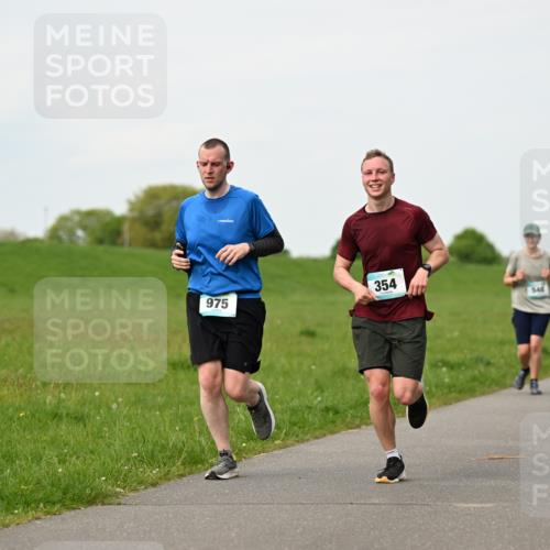 10.05.2026 - 8. Wedeler Halbmarathon Dr. Thomas Lammeyer http://msf.ph/oto/9697826 10.05.2026 11:30:41 Laufen 354, 546, 975, 310 meine-sportfotos.de