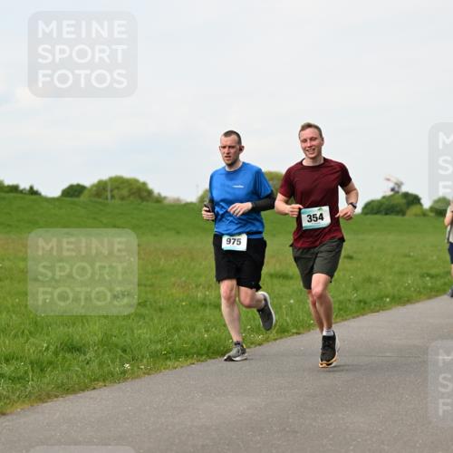 10.05.2026 - 8. Wedeler Halbmarathon Dr. Thomas Lammeyer http://msf.ph/oto/9697831 10.05.2026 11:30:42 Laufen 975, 354, 546 meine-sportfotos.de