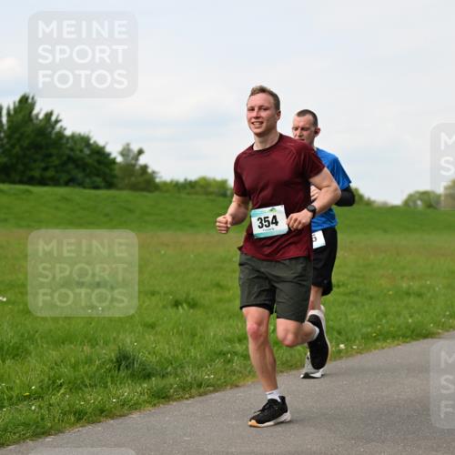 10.05.2026 - 8. Wedeler Halbmarathon Dr. Thomas Lammeyer http://msf.ph/oto/9697838 10.05.2026 11:30:43 Laufen 354 meine-sportfotos.de