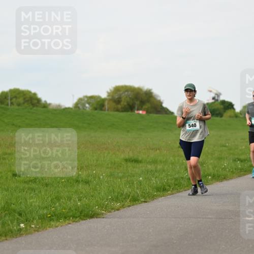 10.05.2026 - 8. Wedeler Halbmarathon Dr. Thomas Lammeyer http://msf.ph/oto/9697846 10.05.2026 11:30:45 Laufen 540, 310 meine-sportfotos.de