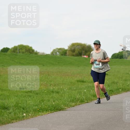 10.05.2026 - 8. Wedeler Halbmarathon Dr. Thomas Lammeyer http://msf.ph/oto/9697848 10.05.2026 11:30:46 Laufen 540, 310 meine-sportfotos.de