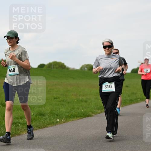 10.05.2026 - 8. Wedeler Halbmarathon Dr. Thomas Lammeyer http://msf.ph/oto/9697862 10.05.2026 11:30:48 Laufen 540, 310 meine-sportfotos.de